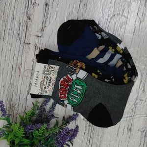 CENTRAL PERK Friends TV show NWT pair of 3 socks Christmas gift !